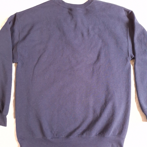 Gildan Home Alone Christmas Heavy Blend Sweatshirt, Large - Picture 6 of 10